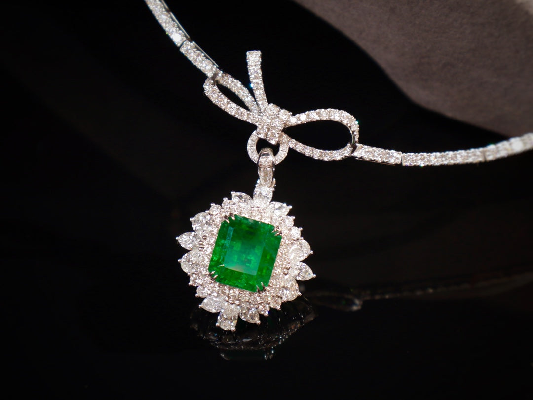 Emerald Jewelry Marvel: 7.63ct Waton Green Emerald Necklace