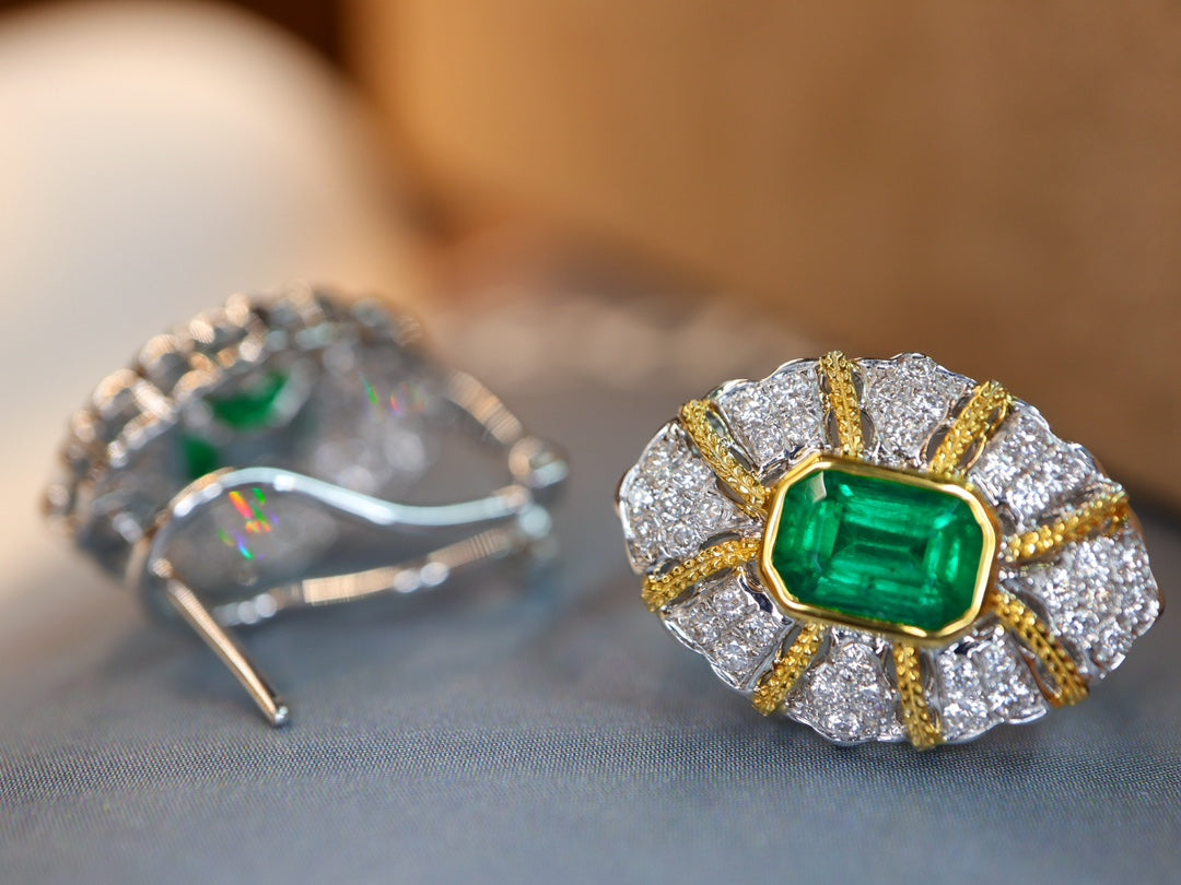 Buccellati-Style Emerald Ear Clips Jewelry - A Century-Old Classic