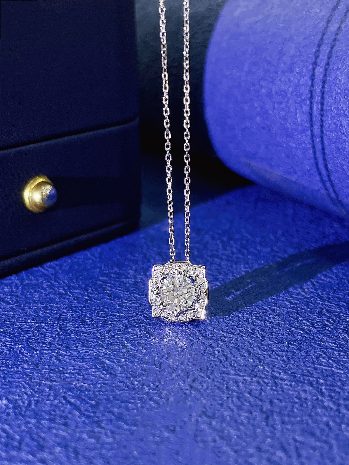 18K Cultured Round Diamond Ocean Warmth Necklace - LGXL027