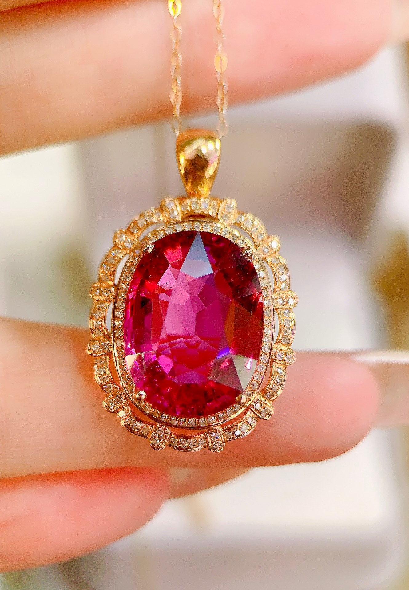 Luxury Custom Jewelry: 18K Gold Embedded Natural Tourmaline Pendant