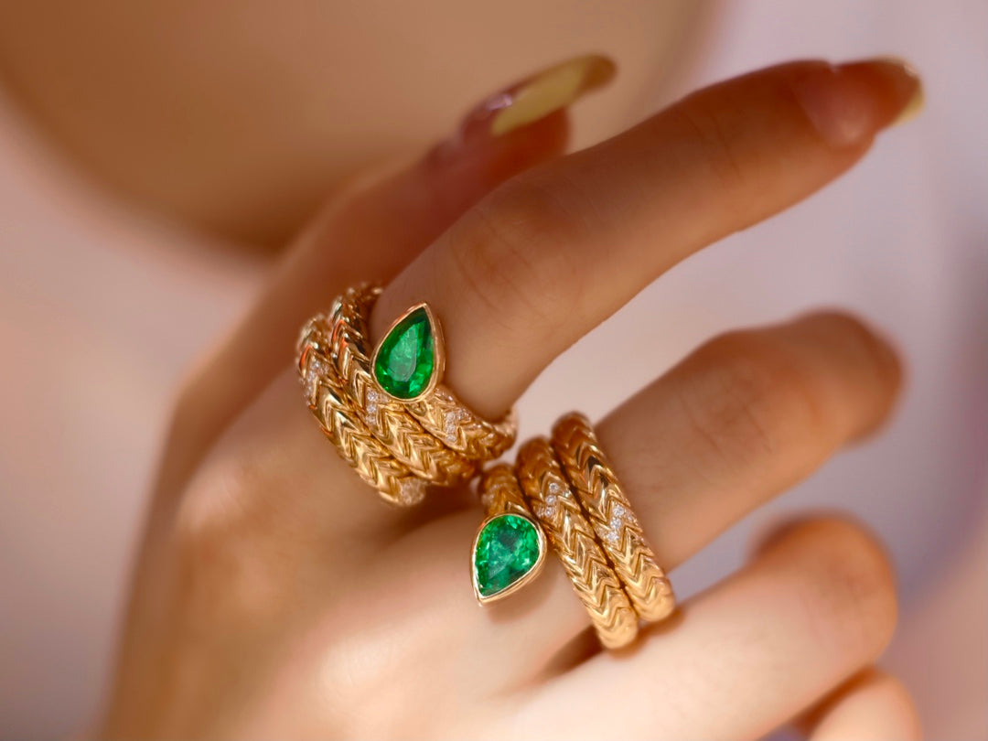 Emerald Snake Ring: A Symbol of Mystique and Fashion Jewelry