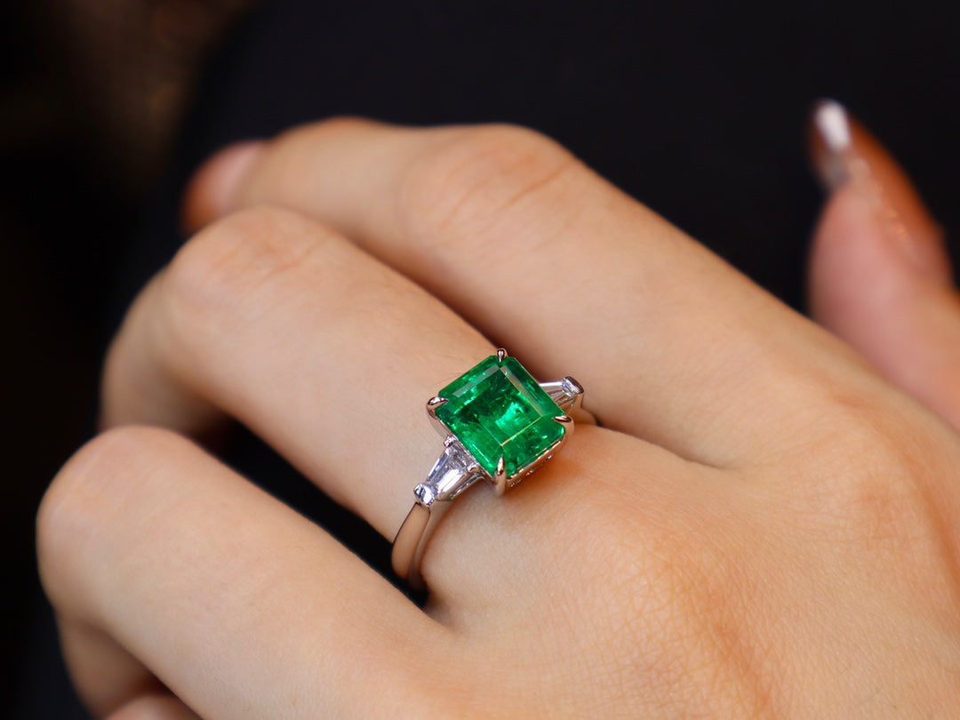 2.51 Carat Emerald Ring - Vivid Green Jewelry Gemstone