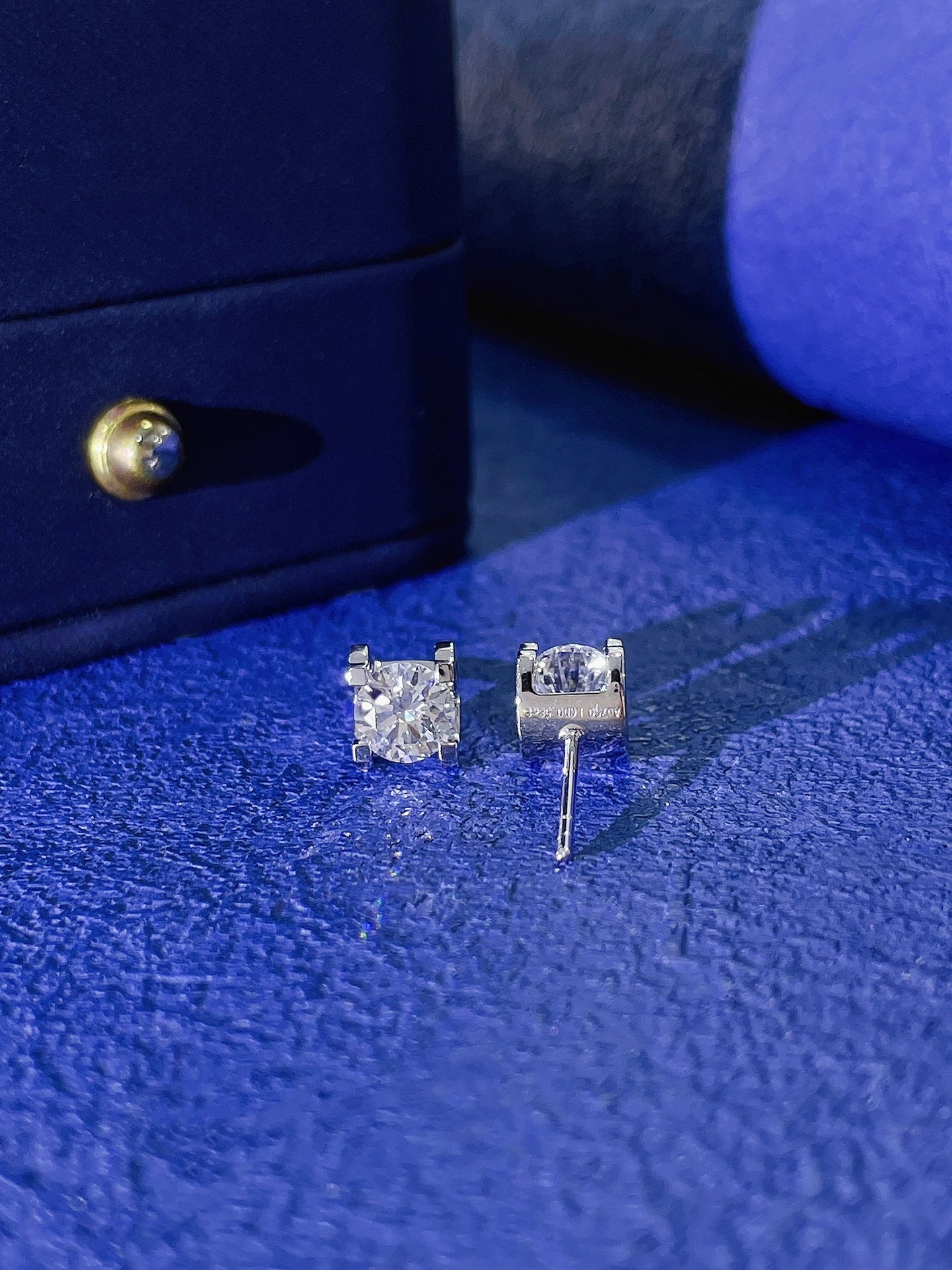 18K Cultured Round Diamond Bull Head Earrings – LGED001/60