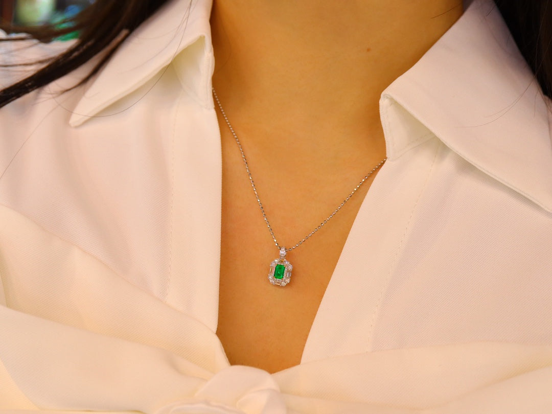 Afghan Panjshir Emerald Pendant Jewelry - A Mesmerizing Gem!