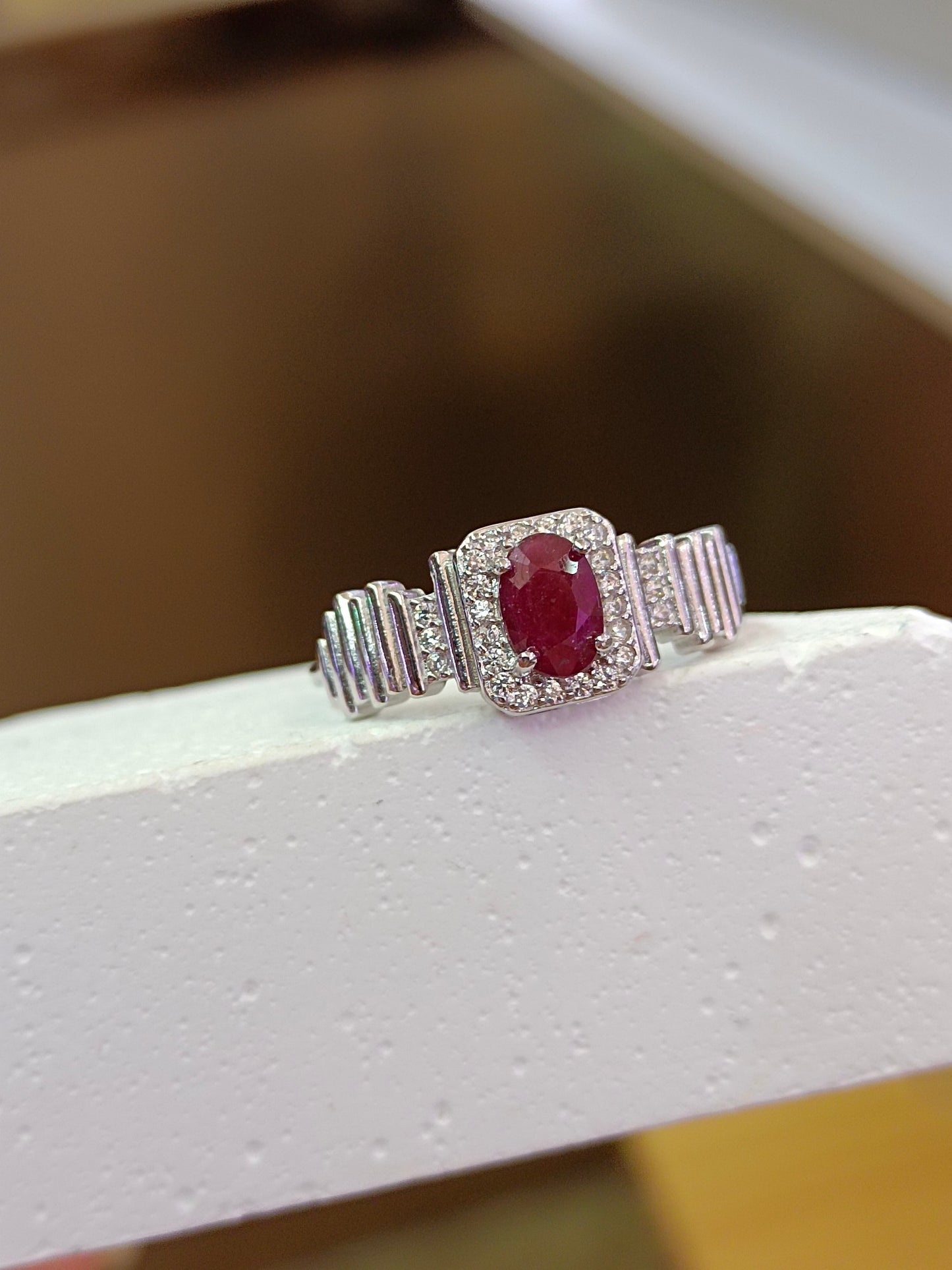 Elegant S925 Silver Ruby Embedded Ring - Unique Jewelry Piece