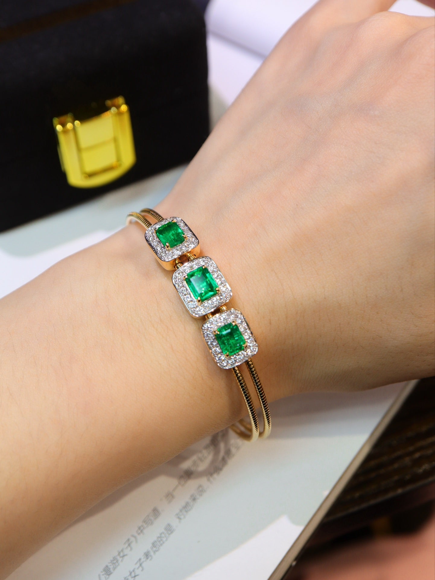 Elegant Panjshir Emerald Bracelet - Premium Jewelry Collection