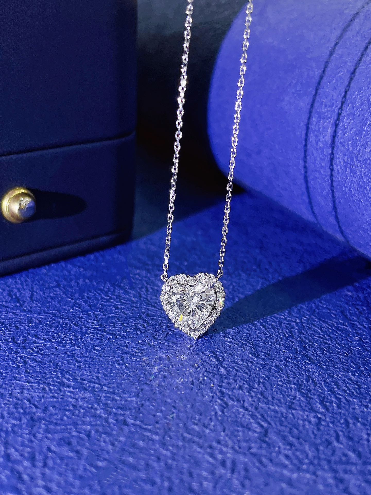 18K Heart-Shaped Lab-Grown Diamond Pendant Necklace - LGXL037 | Premium Jewelry