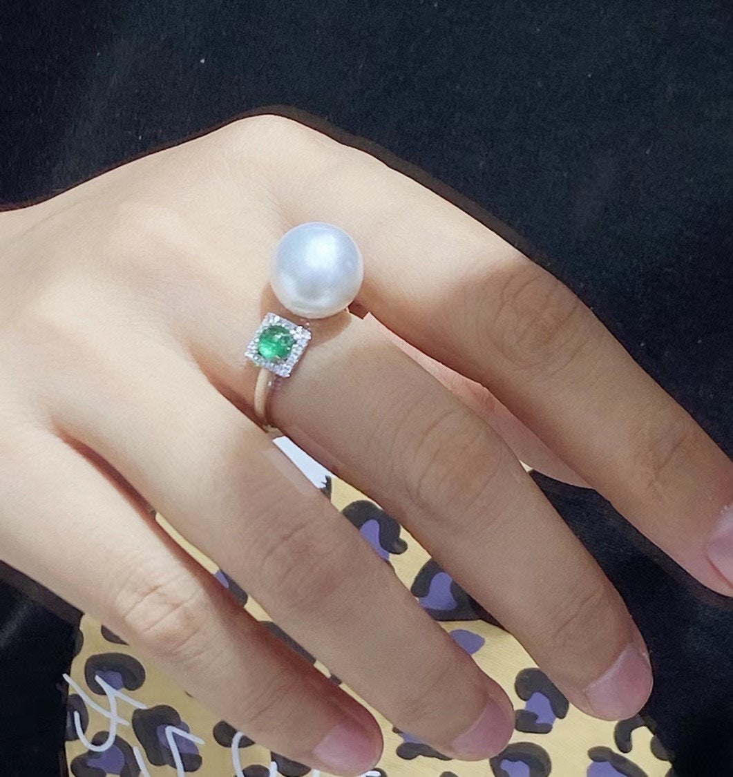 Luxury 18K Gold Diamond and Emerald Jewelry with 10-11mm Australian South Sea Pearl