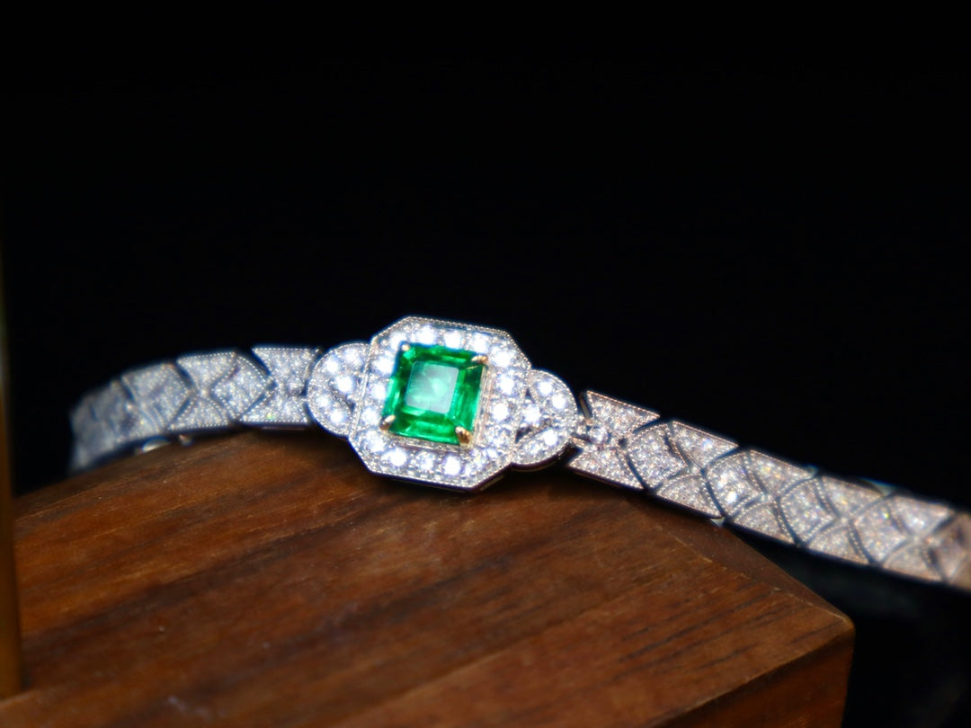 Emerald and Diamond Bracelet - Exquisite Jewelry Piece