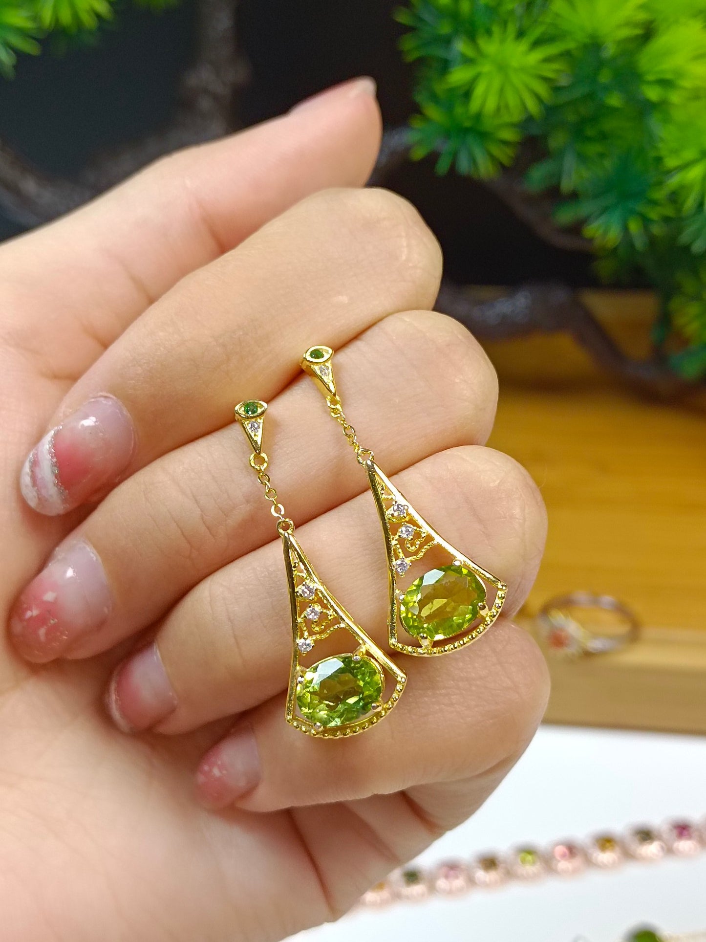 S925 Silver Embedded Peridot Earrings - Minimalist Fashion Jewelry