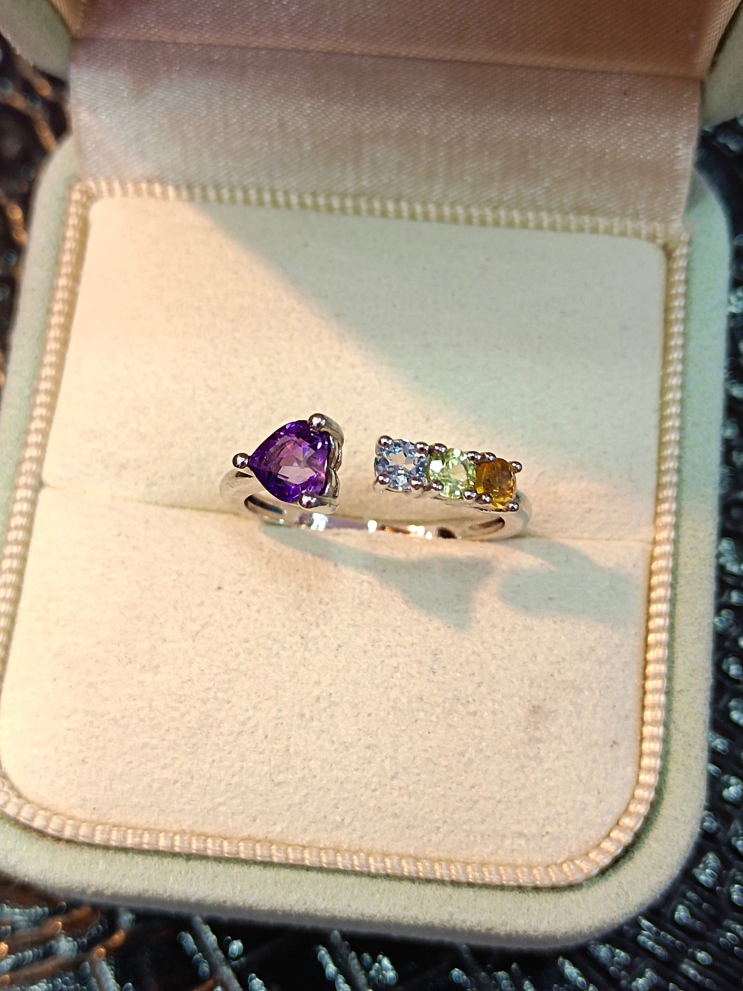 S925 Sterling Silver Heavy Craftsmanship Embedded Amethyst Heart Multi-Gem Ring