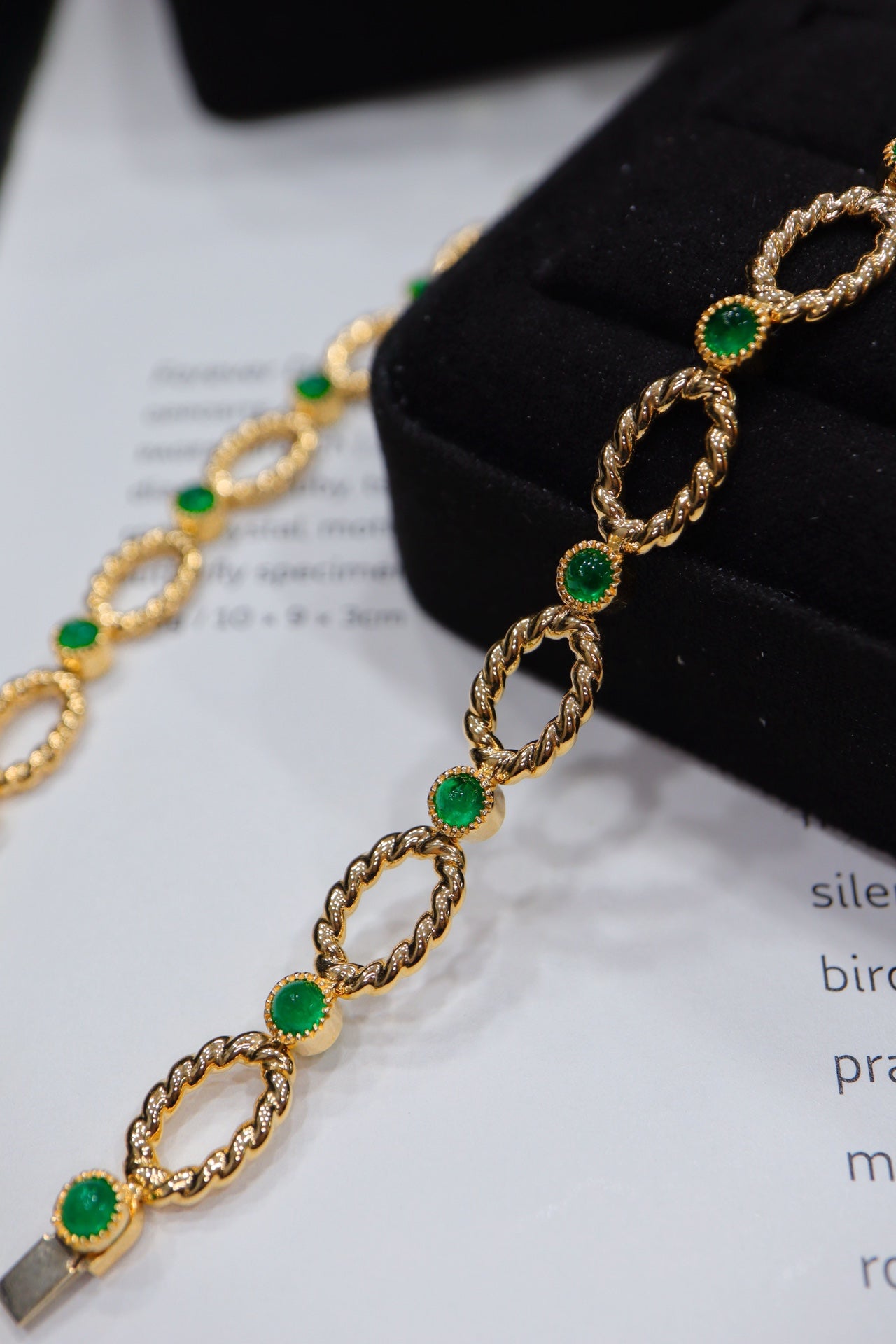 Emerald Twist Chain Bracelet in Trendy European Style - Premium Jewelry