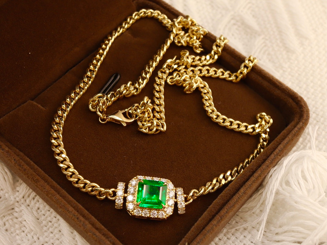 Luxurious Emerald Cuban Link Necklace - High-End Jewelry