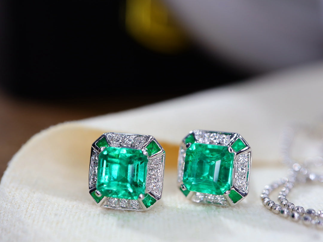 Panjshir Emerald Earrings - Vivid Green Jewelry Gem