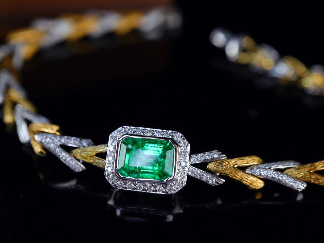 Emerald Green Bracelet - Timeless Elegance in Jewelry