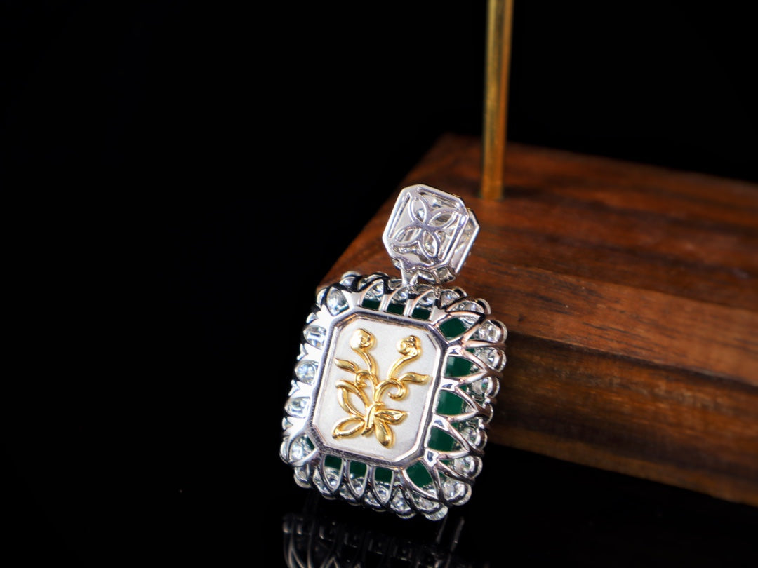 Emerald Pendant Collection: A Magnificent Piece of Jewelry