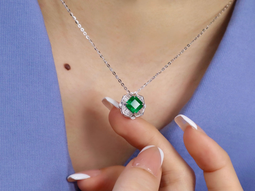 Emerald Pendant Necklace – Timeless Jewelry Piece