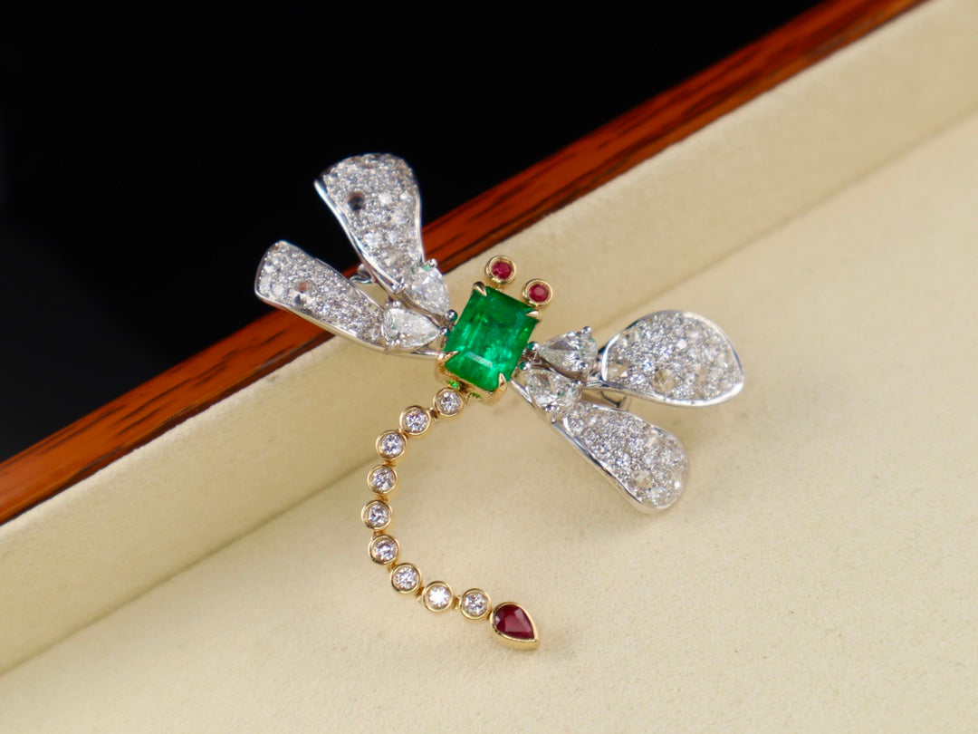 Emerald and Diamond Dragonfly Brooch Jewelry - Exquisite Elegance