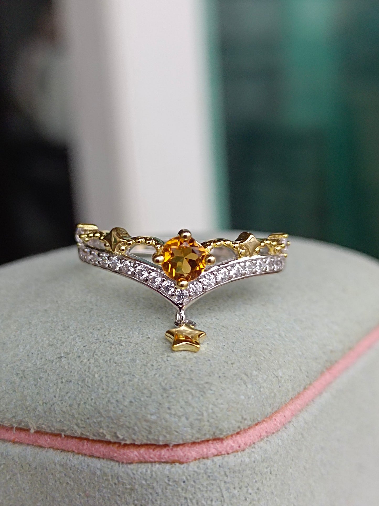 Natural Yellow Crystal Star Ring - Exquisite Jewelry for Every Occasion