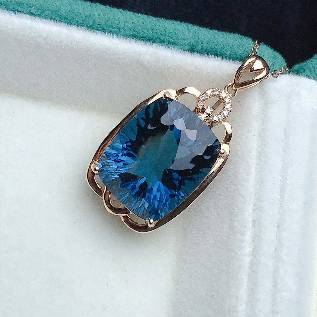 Natural Topaz Pendant - Exquisite Jewelry Craftsmanship