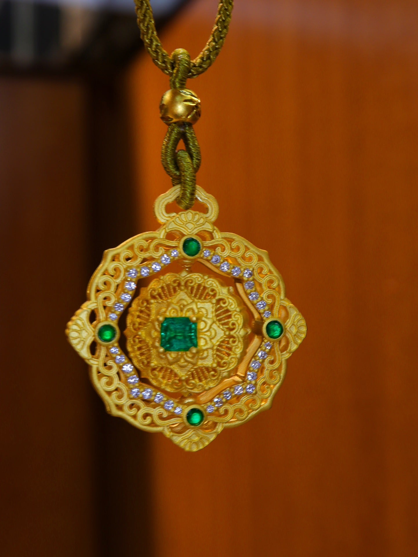 24k Gold Emerald Pendant - Premium Jewelry Piece