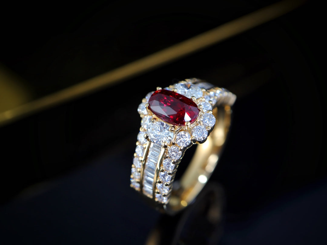 Pigeon's Blood Red Ruby Ring - Luxe sieradenstuk