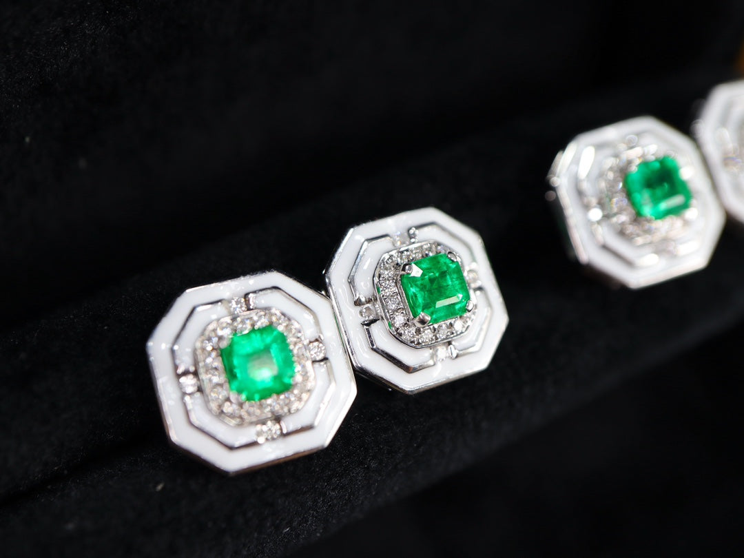 Panjshir Emerald Earrings - Elegant and Versatile Jewelry Piece