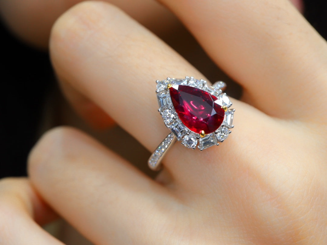 Pigeon's Blood Ruby Ring - Uoppvarmede edelstenssmykker