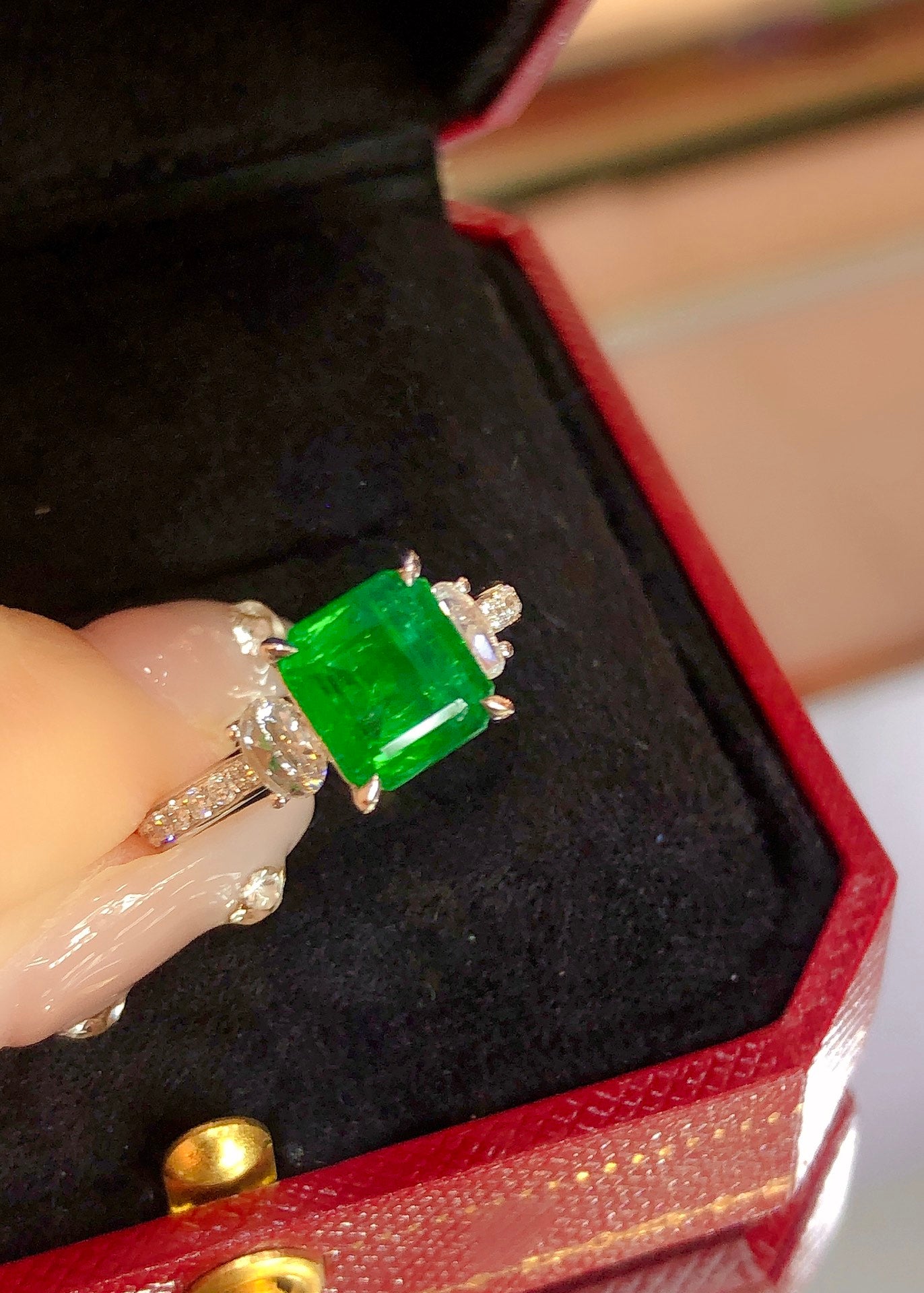 Exquisite Natural Emerald Ring - Muzo Green Jewelry