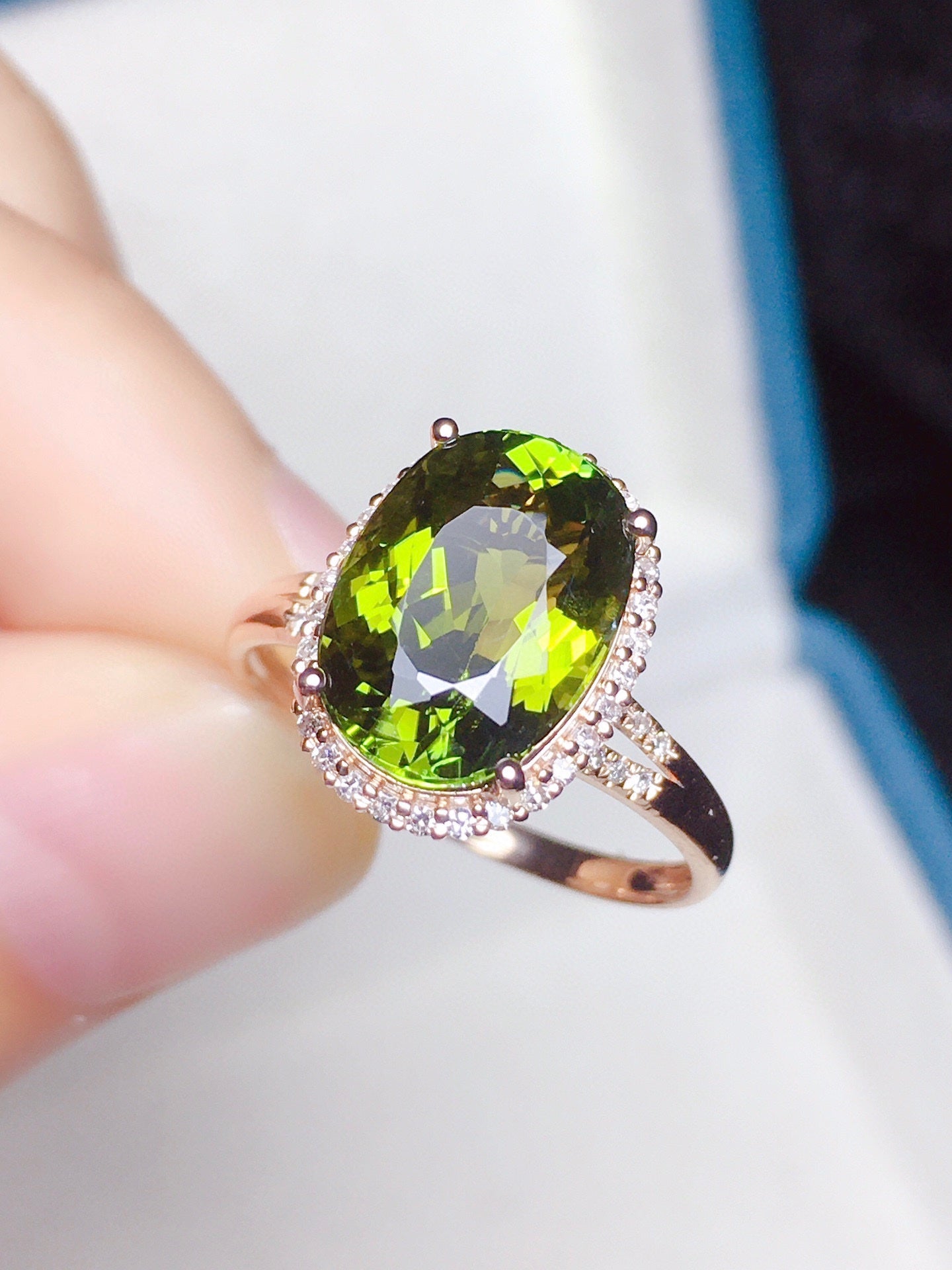 Bague tourmaline naturelle avec incrustation d’or 18 carats et de diamants - Bijoux exquis