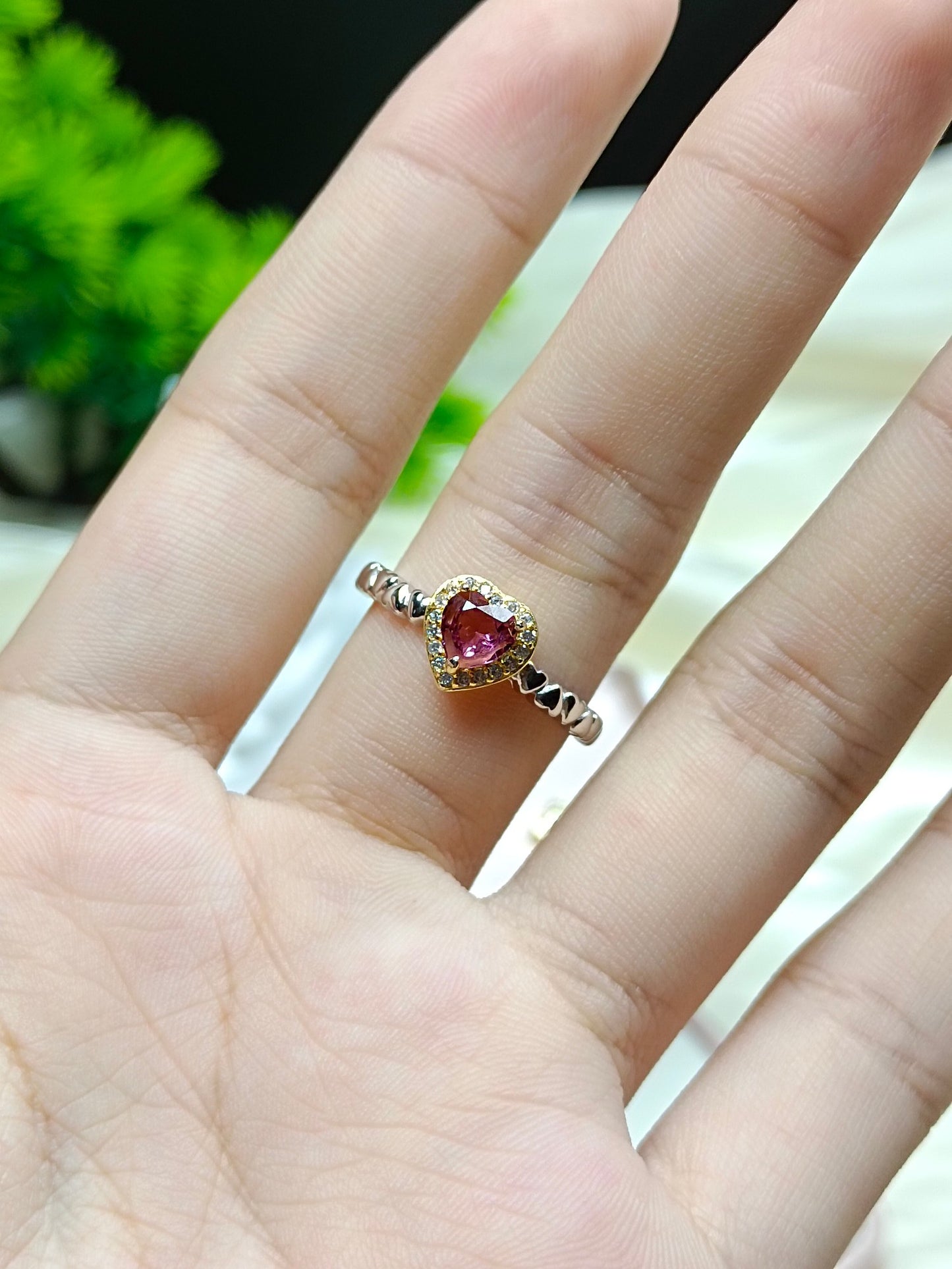 S925 Embedded Purple Garnet Heart-Shaped Ring - Jewelry for Elegance and Uniqueness