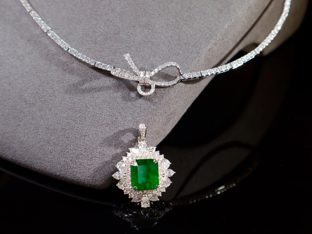 Emerald Jewelry Marvel: 7.63ct Waton Green Emerald Necklace