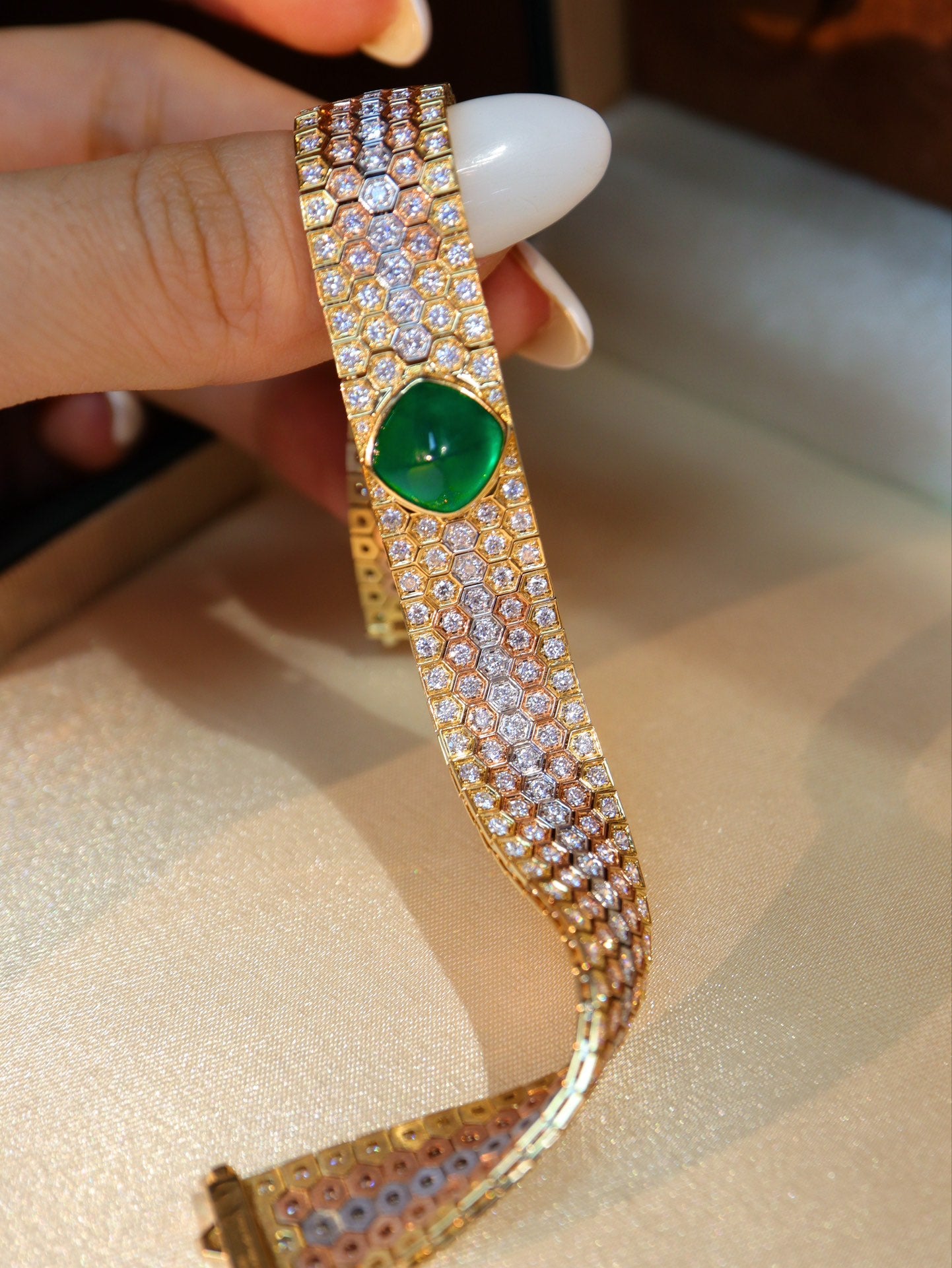 Luxurious Emerald Bracelet - Exclusive Customized Jewelry Piece