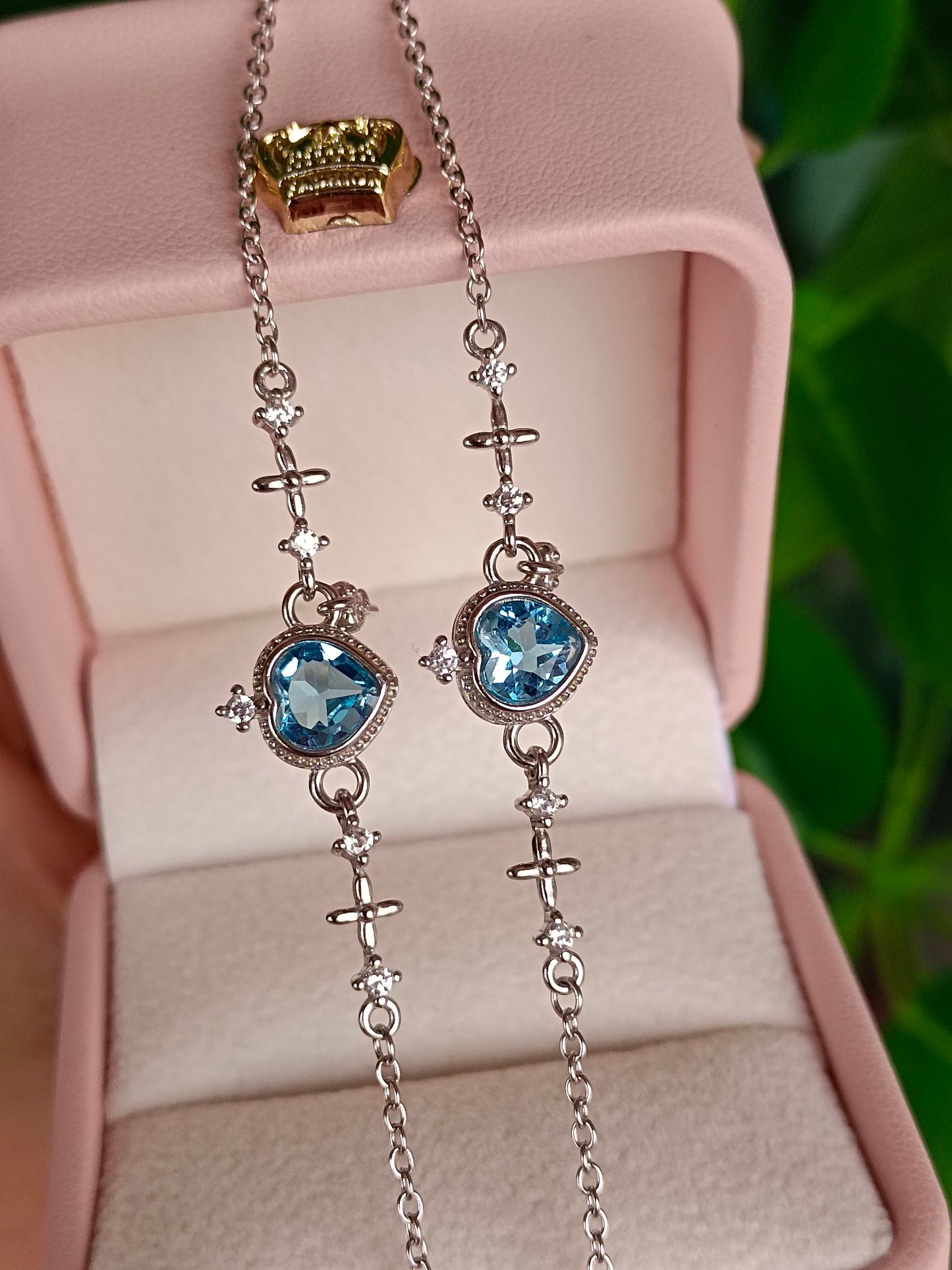 Heart-Shaped Natural Swiss Blue Topaz Jewelry Bracelet