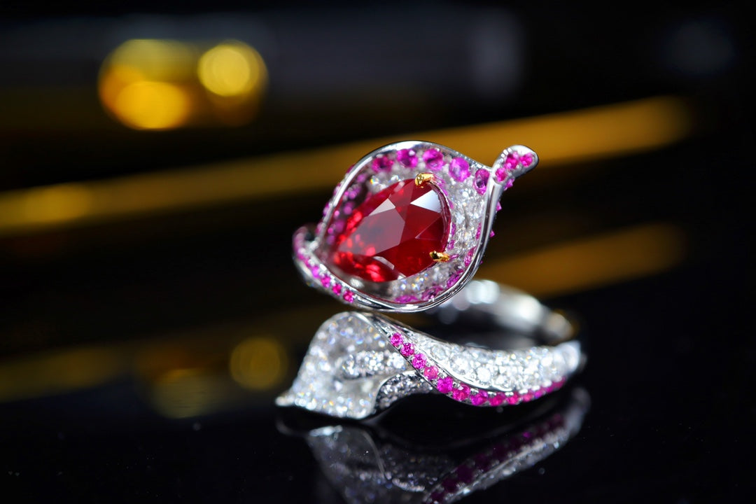 Onverwarmde Pigeon's Blood Red Ruby Ring - Sieraden van elegantie en luxe