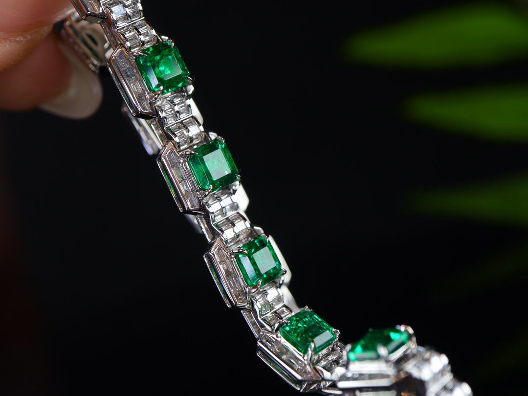 Luxury Emerald Bracelet with Diamonds - Premium Jewelry Collection