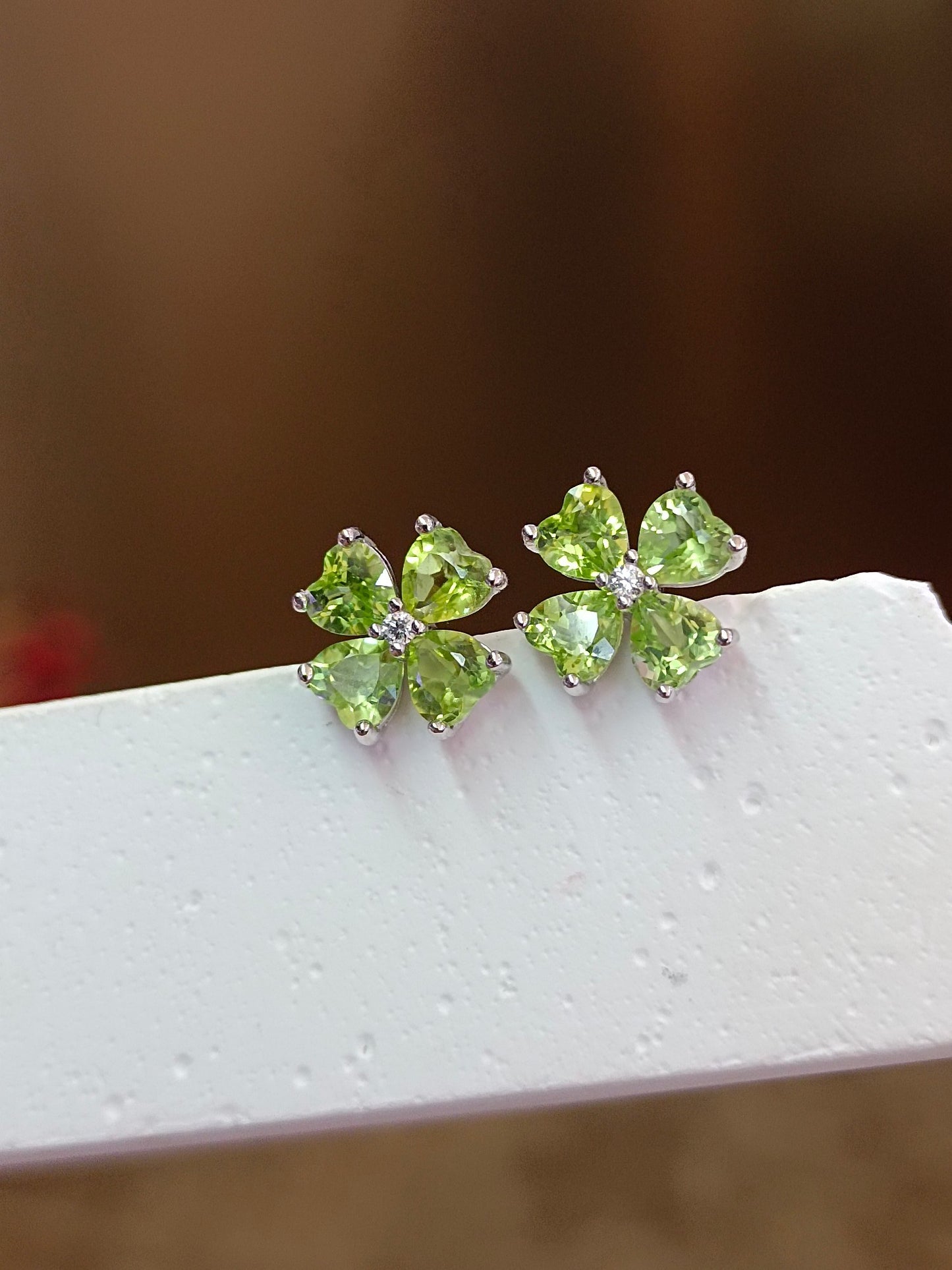 S925 Silver Elegant Peridot Heart Four-Leaf Clover Earrings - Jewelry for Everyday Elegance