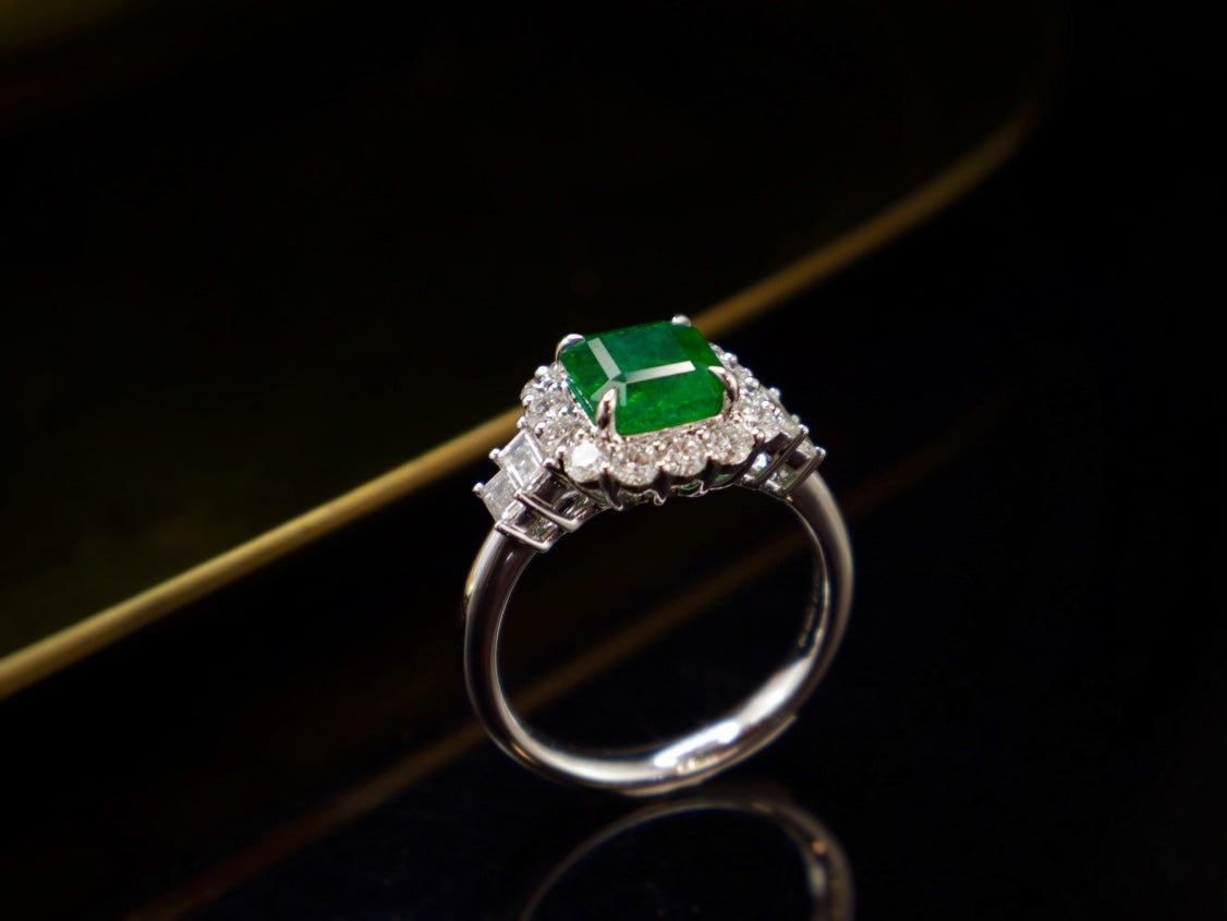 Emerald Ring - Vivid Green Jewelry for Daily Wear