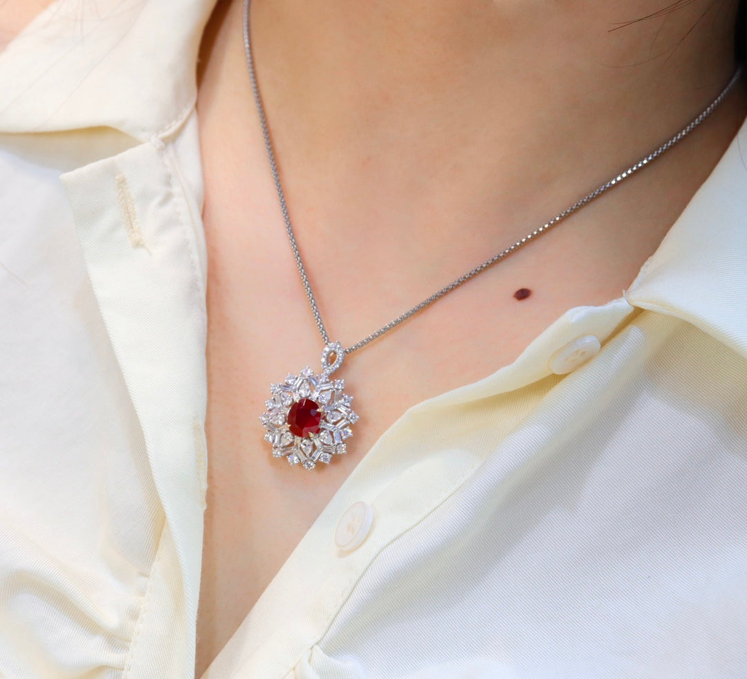 {Luxury Ruby Pendant/Ring Dual-Use Jewelry - Top-Grade Pigeon Blood Red}