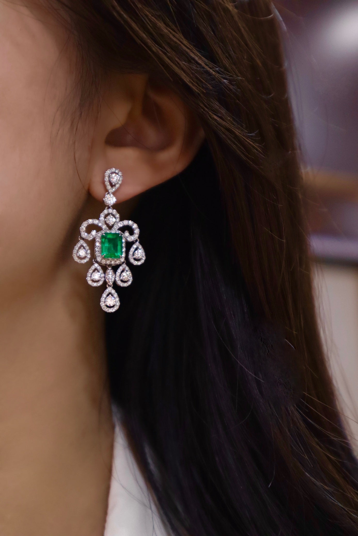 Emerald Earrings with Chinese Knot Design - Premium Jewelry