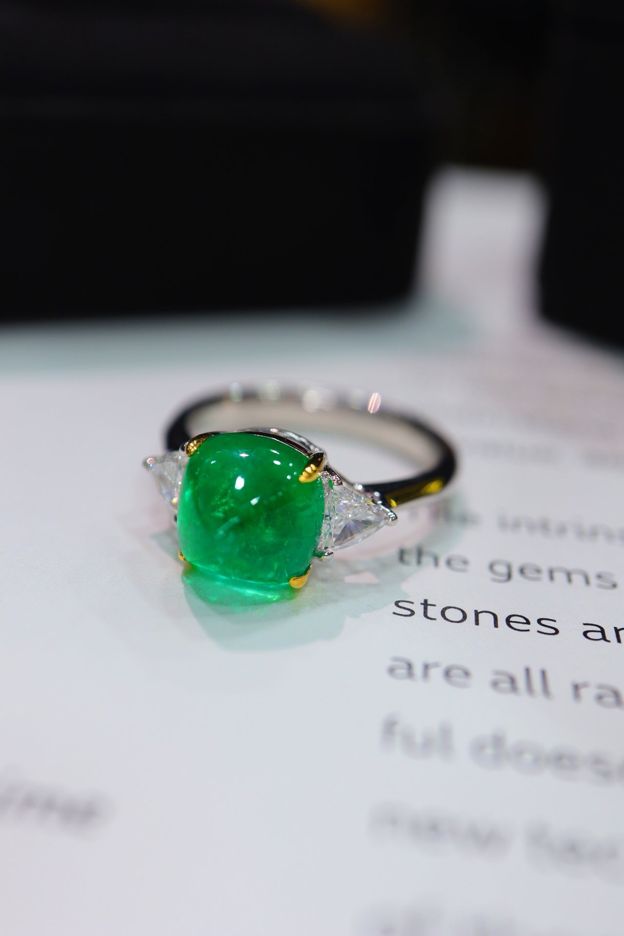 Emerald Sugarloaf Ring - Minimalist Three-Stone Jewelry Marvel