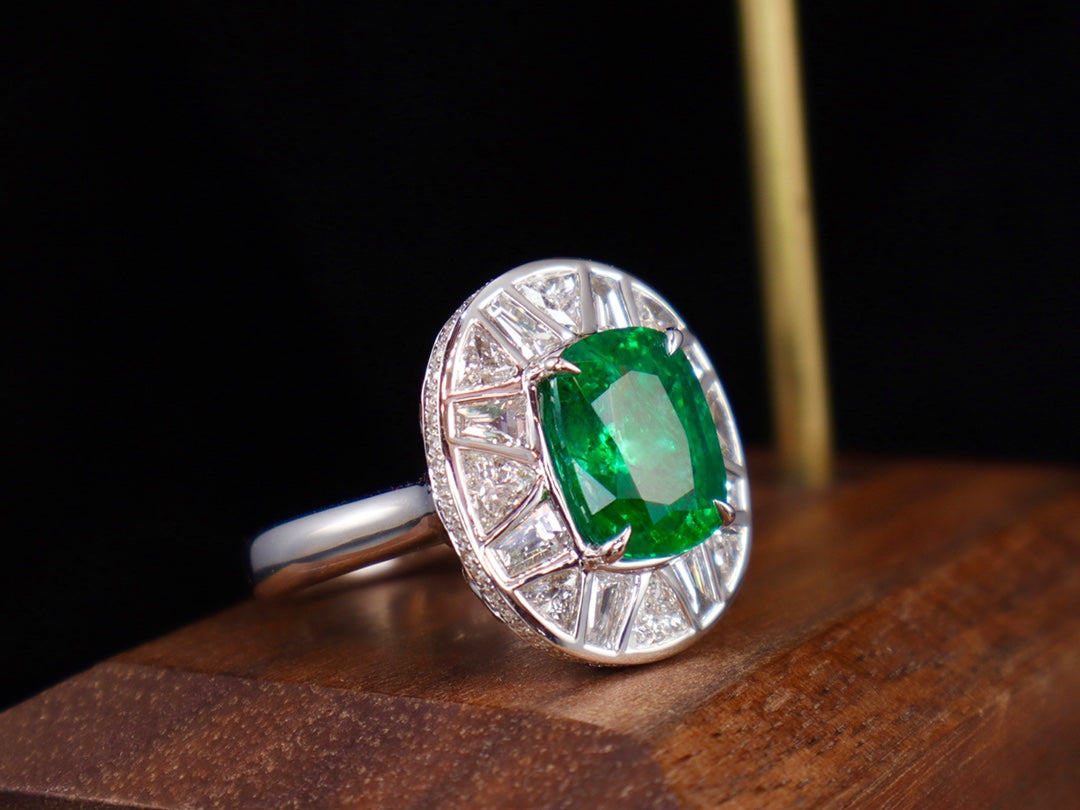 Emerald Ring - Top-Grade Verdant Jewelry Masterpiece