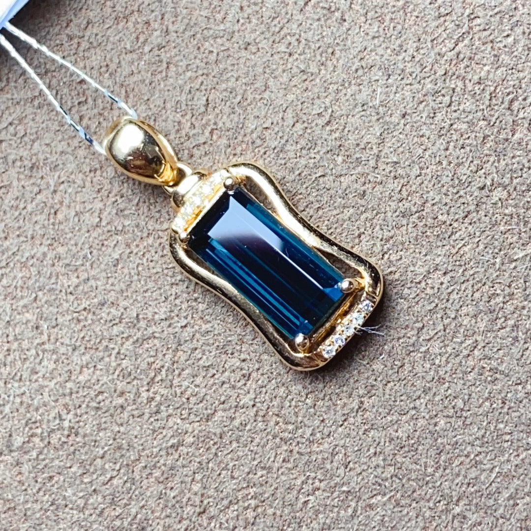 Natural Tourmaline Pendant in 18K Gold with Diamond Accents - Exquisite Jewelry