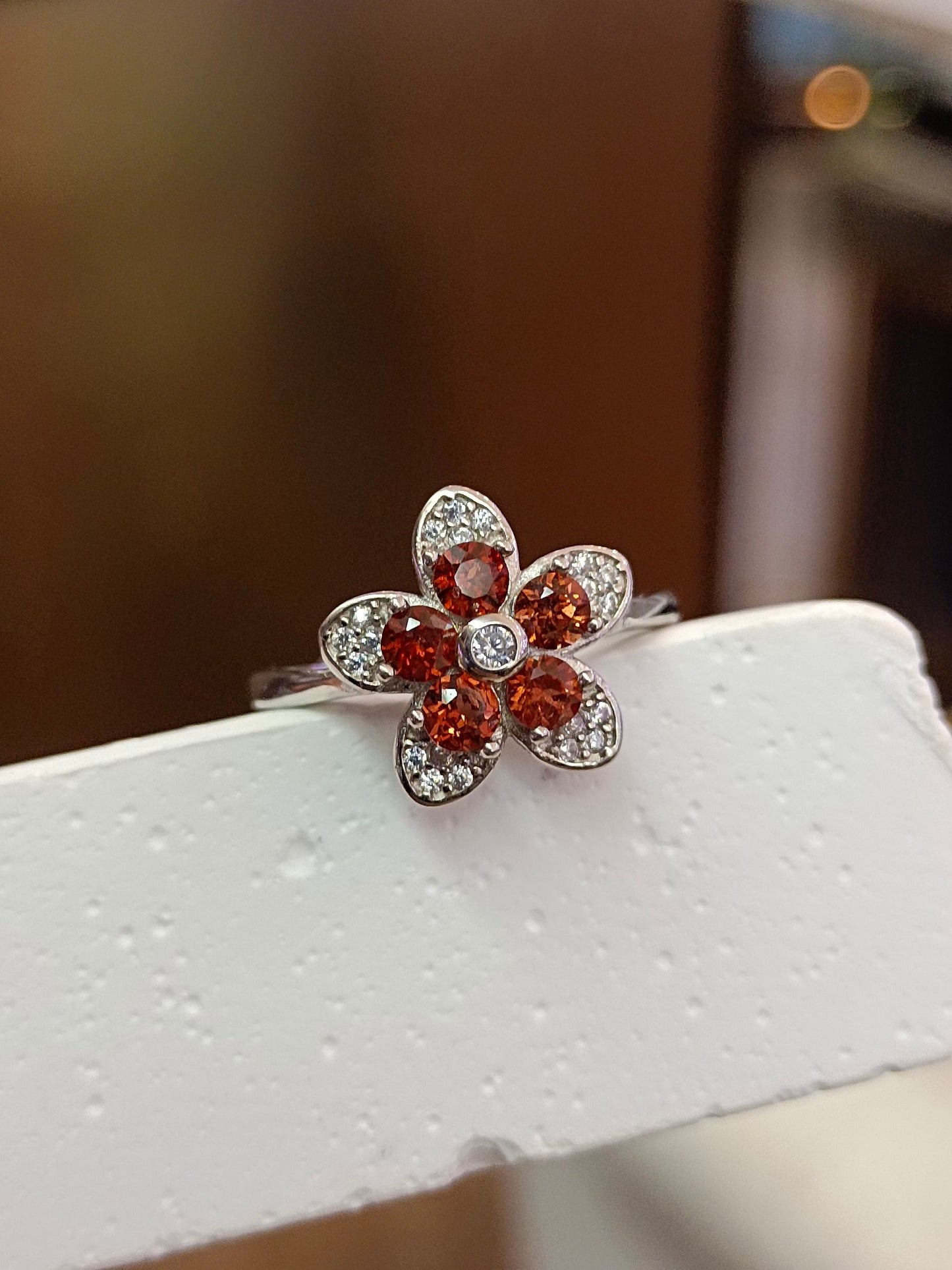 S925 Silver Embedded Garnet "Daisy" Ring - Unique Fashion Jewelry