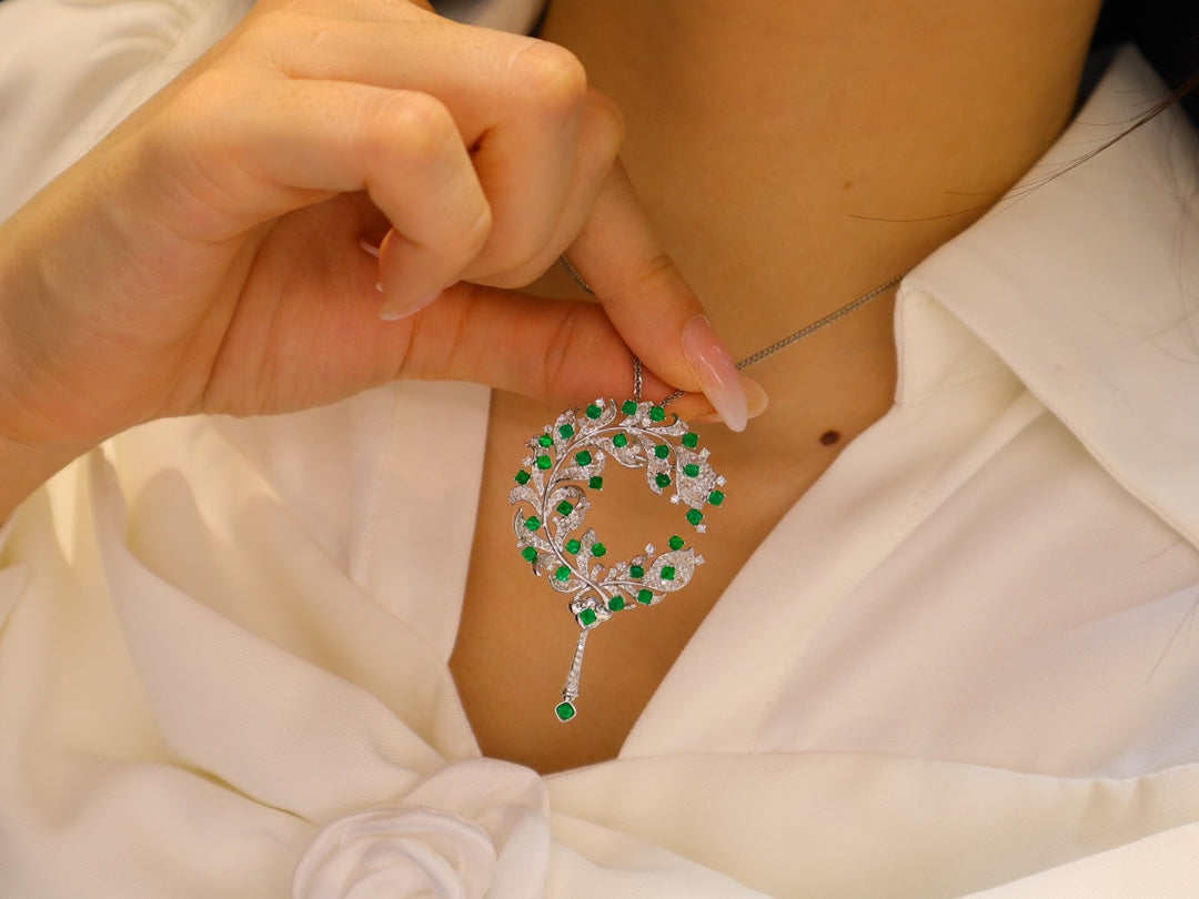 Emerald Elegance: "Long Bing Ruyi · Verdant Chic" Jewelry Piece