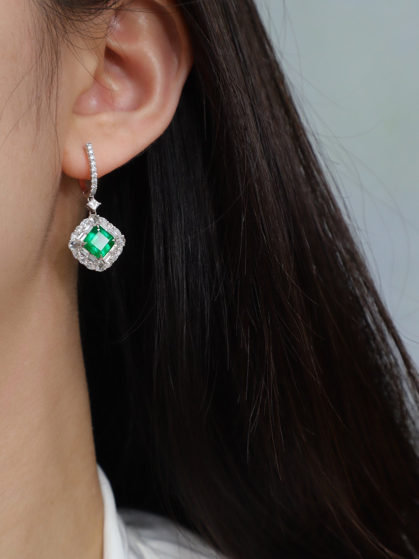 Emerald Green Earrings - Luxurious Jewelry Piece