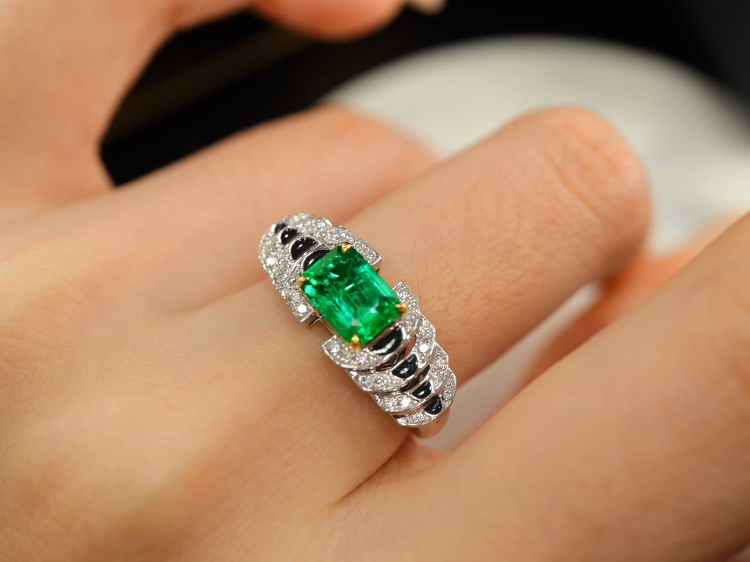 Vintage Panjshir Emerald Ring - A Unique Jewelry Piece