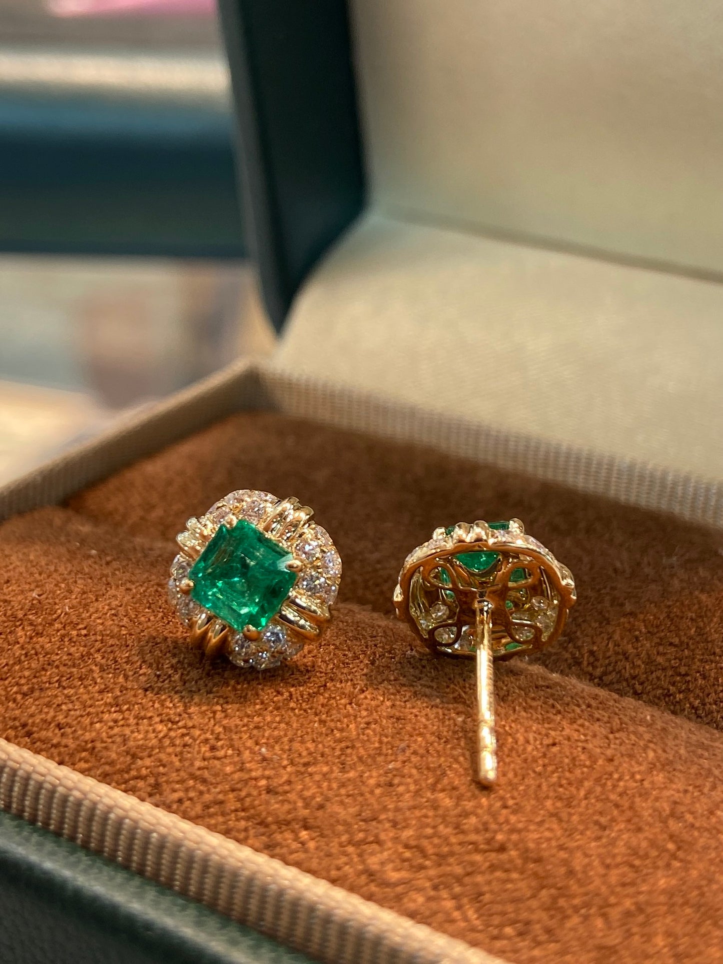 Elegant and Luxurious Panjshir Emerald Earrings Jewelry