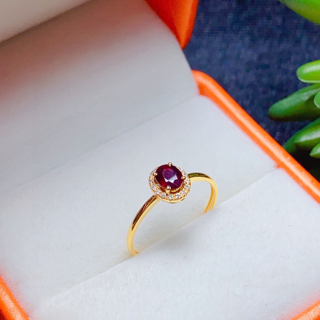 18K Gold Natural Ruby Ring - Elegant and Versatile Jewelry