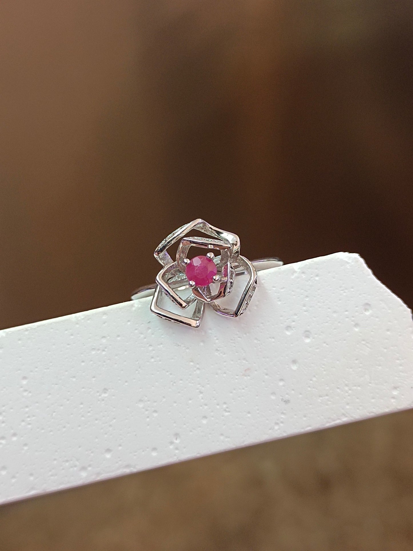 S925 Silver Crafted Ruby Rose Cutout Ring - Unique Jewelry Design